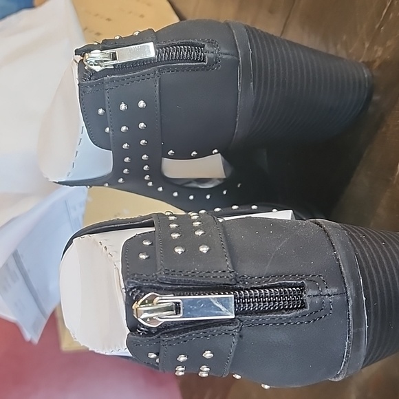 Booties - Picture 5 of 5